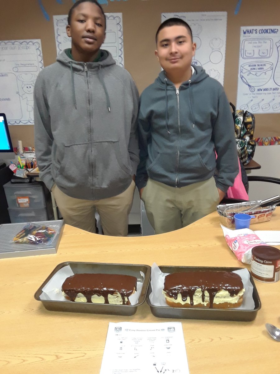 AudreyMBollers's tweet photo. Studying the American Revolution Boston Cream Pie. #KMSBetheBest #AmericanRevolution #UniqueCurriculum https://t.co/0ZjKtSLAky