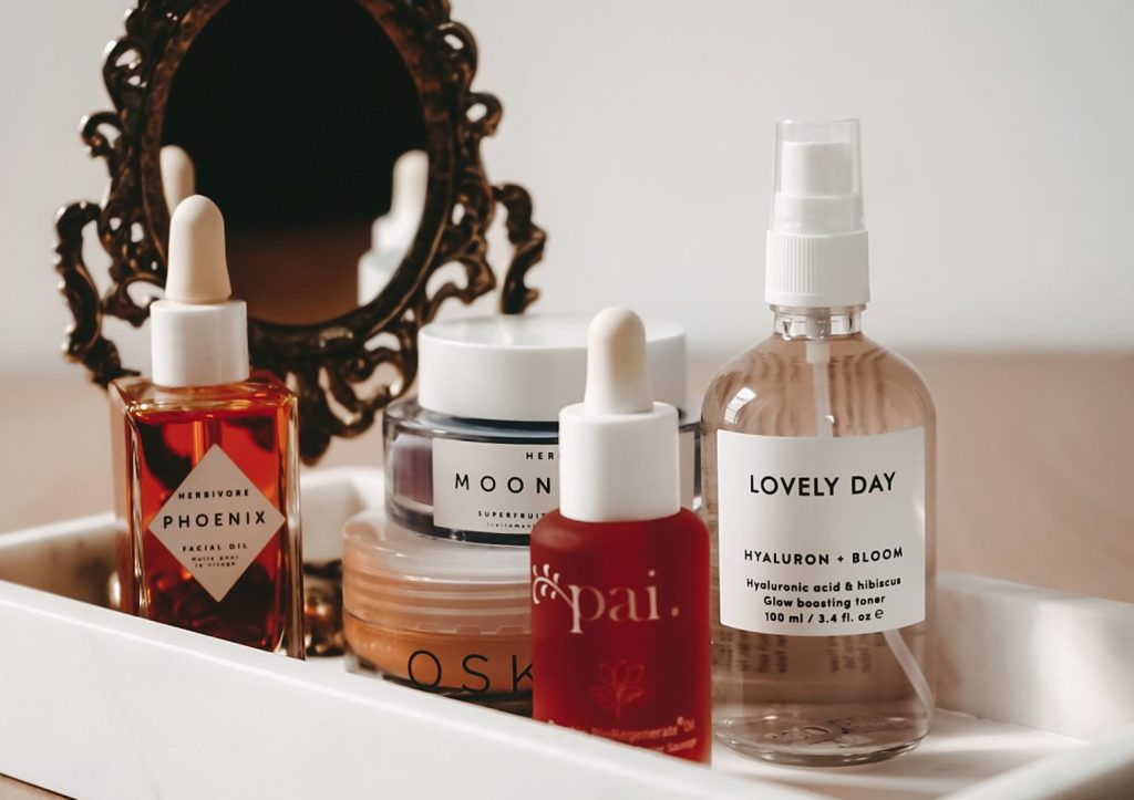 _thebrunettes_'s tweet photo. Themenwoche – Jahresfavoriten 2018 Skincare https://t.co/HAyDhl0b1F https://t.co/ELKQjFUguy