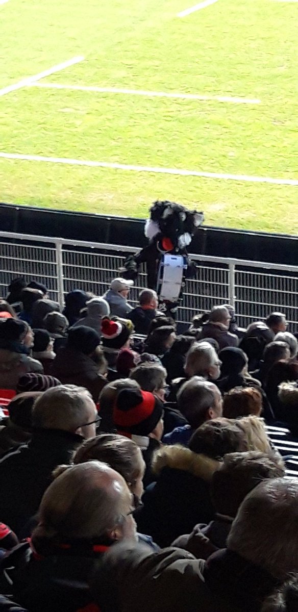 lougdunums's tweet image. #LOUSAR #filou en chauffeur de tribune. #allezlelou