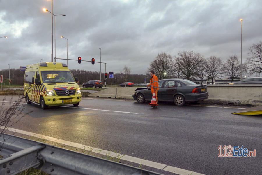 🚨 Wederom auto tegen betonnen afzetting op de A30 bij #Barneveld 112.press/Qwb4Sc 112Ede https://t.co/yNXvLprMK9