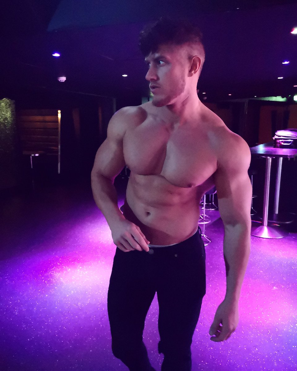Pin By Obi Van Kenobi On Just Hot Dudes Hot Dudes Instagram Bodybuilding Pin By Obi Van Kenobi On Just Hot Dudes Hot Dudes Instagram Bodybuilding