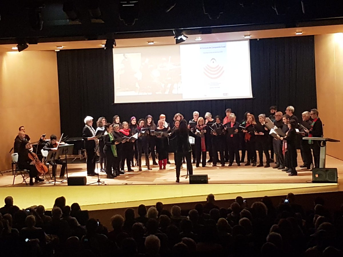 LEMiJPC's tweet image. Avui magnífic concert de @MusicalsChoir, @cordecors i #ravalsimfonic a la @ONCE_oficial per celebrar les #festessantantoni. Molt bon nivell de l'Orquestra i els cors👏@bgpg77 @cristinacolome2