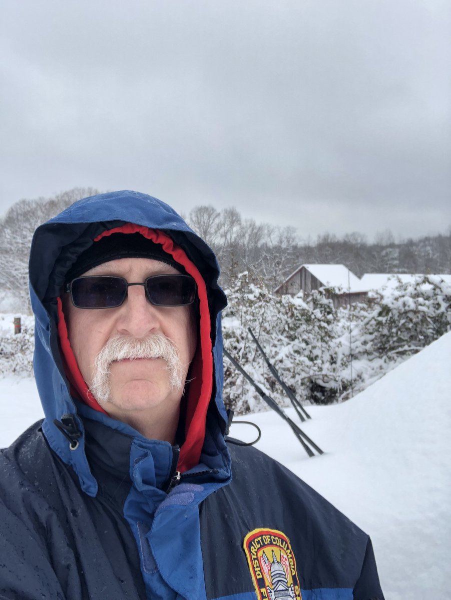 emtpej's tweet photo. Still about 5” at our place in Prince Frederick, but we are getting the dreaded wintry mix right now 1200 on 1/13/19 @hbwx #WUSA9Weather @PatsSnowStick @DCAbloob @SOMDWxNews @dougkammerer @ABC7News #snowday9 https://t.co/aA5wUTY6zp