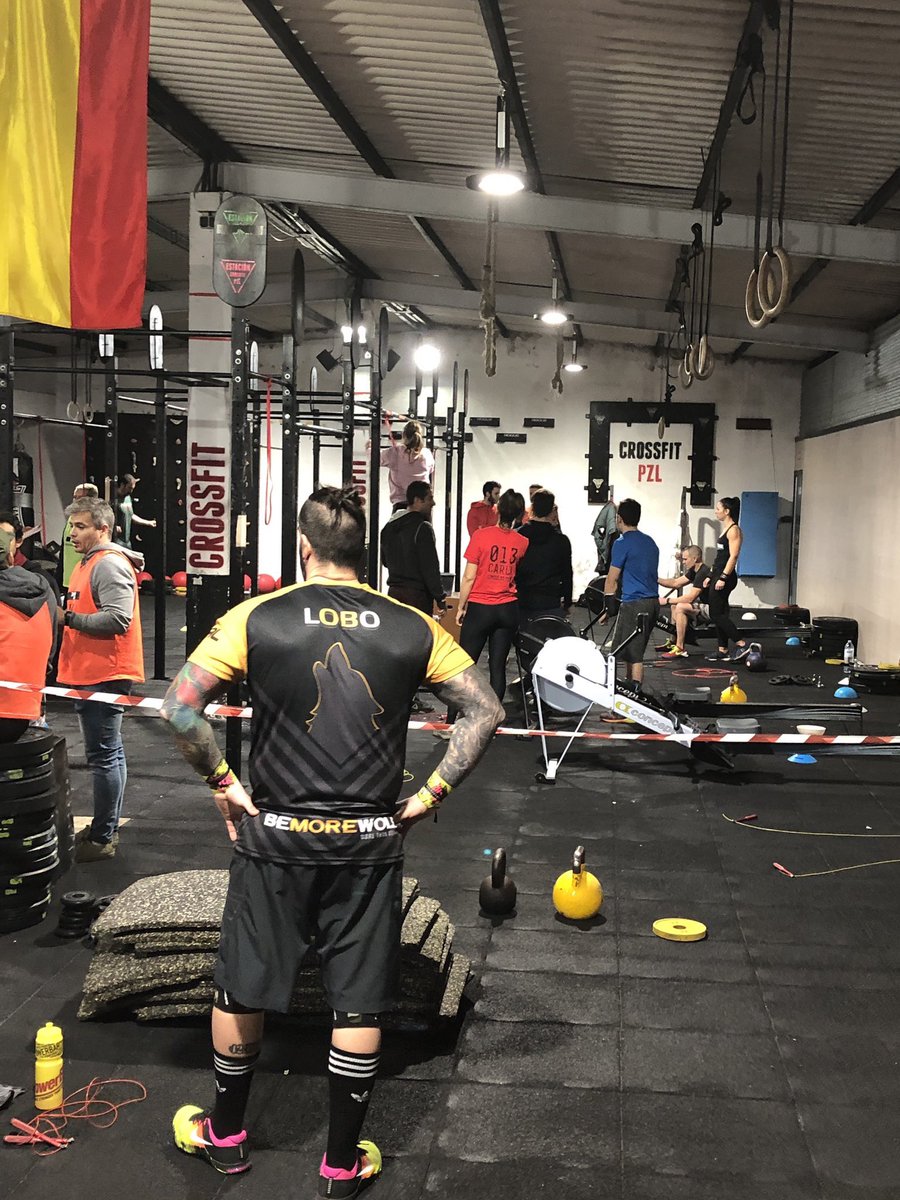 bemorewolf's tweet photo. IV jornada #Interbox 🏋🏻♂️
#INTB19 #CrossFit #PZLCrossFit https://t.co/z79wm6Lq0K