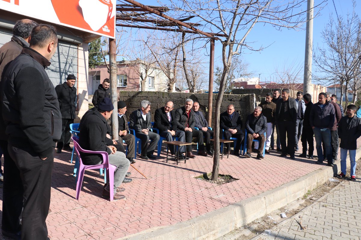 Kaymakamımız Sayın <a href="/ihsanemre/">İhsan Emre AYDIN</a> Aydın, köy ziyaretleri kapsamında Gözpınar köyünü ziyaret etti.Kaymakam Aydın, Cuma namazı sonrası köy muhtarı Sedat Soysal ile birlikte köyü gezdikten sonra vatandaşlarla bir araya gelip sohbet etti, vatandaşların talep ve sorunlarını dinledi.