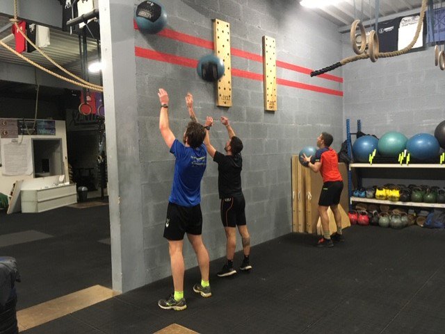 AngersTriathlon's tweet photo. Hier c'était seance #crossfit pour @AngersTriathlon pour le plaisir de souffrir #sportangers #tripdl #fftri #runinangers https://t.co/dFSyKrOqNi