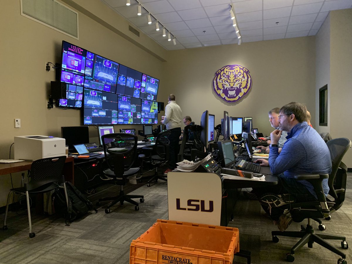 KWag13's tweet photo. #21 South Carolina at LSU women’s basketball from LSU’s Control Room 2A LIVE on SECNetwork! 4:00pm CT. Courtney Lyle and Tamika Catchings calling the action. #SCARvsLSU # SECN https://t.co/67DKvbMS1a
