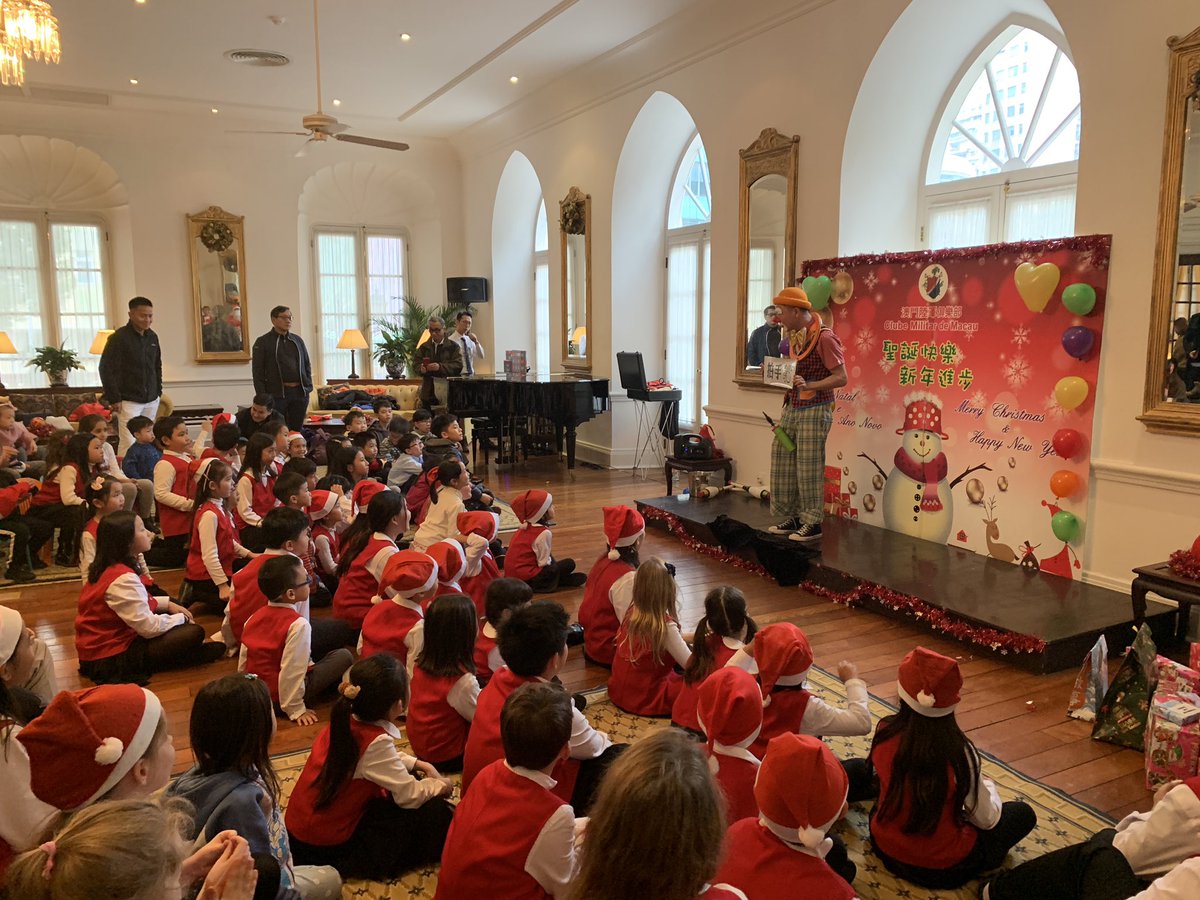 macauyoungmagic's tweet image. 精彩的小丑表演

#澳門青年文創魔術協會

＃澳門文創 ＃澳門魔術會 #澳門魔術協會 #澳門魔術師
＃澳門青年文創魔術協會 #澳門大學魔術會 #文創魔術 #澳門大學魔術學會 #macaumagic  #macaumagician