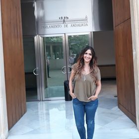 IU_Estepa's tweet photo. @Patrisia74 ratificada por unanimidad como Candidata de IU a las próxima elecciones municipales en #Estepa. ¡Enhorabuena, compañera! https://t.co/5szIU1Srhx