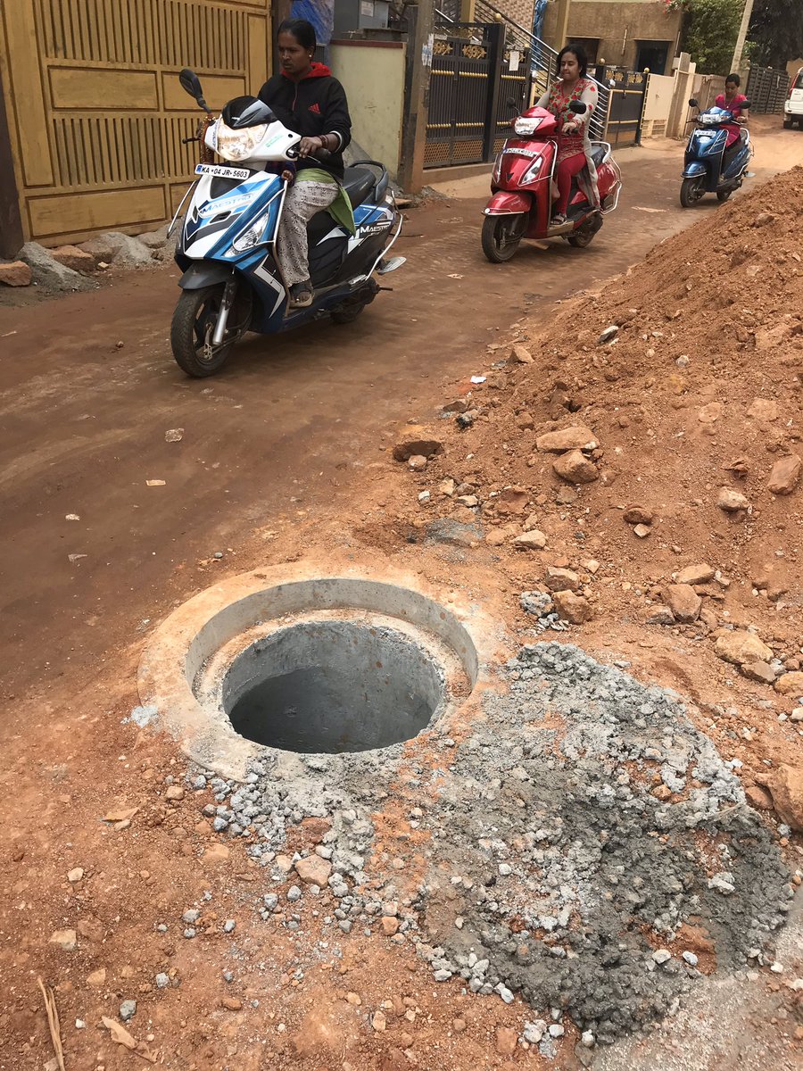 Akki011174's tweet photo. @krishnabgowda respected sir , this is how our only connecting road to our area looks ( mariyanna palya - dynasty, defence layout) . Pls help us avoid someone getting hurt very badly. Thanks https://t.co/ZS2iLzxyXB
