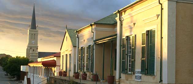 “When all’s said and done, all roads lead to the same end. So it’s not so much which road you take, as how you take it.” -Charles de Lint

To us that means exploring the small towns along your journey.

#revivetherichmond #travel #MondayMotivation #karoo