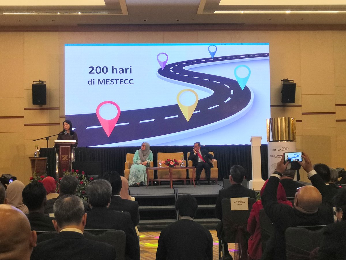 officialmosti's tweet photo. 200 hari YB @yeobeeyin di #mestecc
#mestecc2019
#inisiatifmestecc2019 https://t.co/8xGTnQSM8B