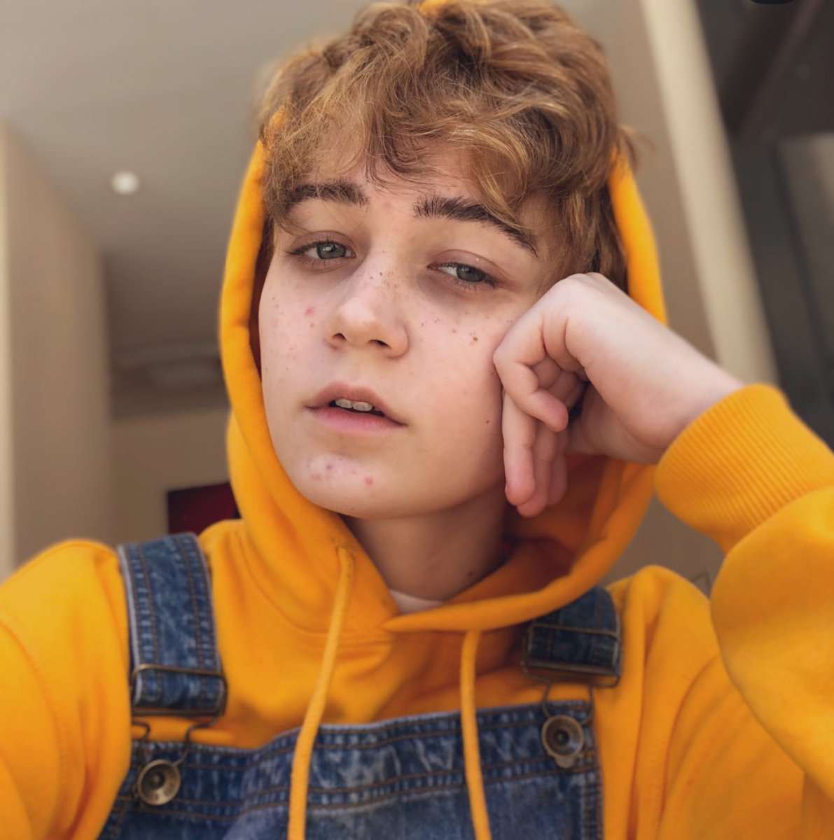 Whalen Sanders

“ To be in the world, and not of it. “

- Acrobatic 
- Circus 
- MV/ Ships with chem
- Descriptive 
- Skip 
- Gay asf
- flexible 

••rt for a starter like for dm••
[writer tag: #discripter ]