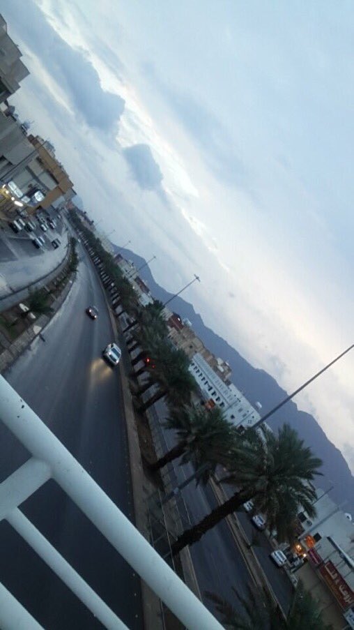t_3r0's tweet photo. #أمطار_المدينة..
يا سيدة المدآئن يا منارة الهدى
يا مدينة النور والسكينة والروحانية
غيثاً هنيئاً يا أطهر بقاع الأرض.
اللهم سُقيا رحمة وبركة يارب .. https://t.co/Du9svw7we8