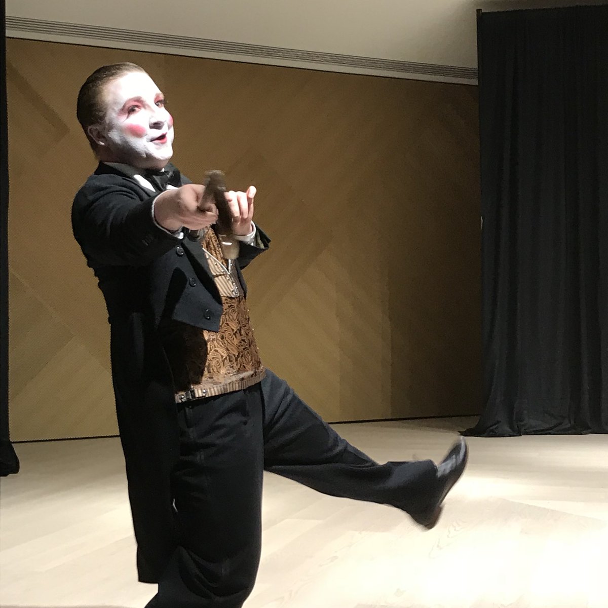 And so it begins! The 15th annual #OVawards presented by <a href="/APPLAUSEMS/">APPLAUSE!</a>