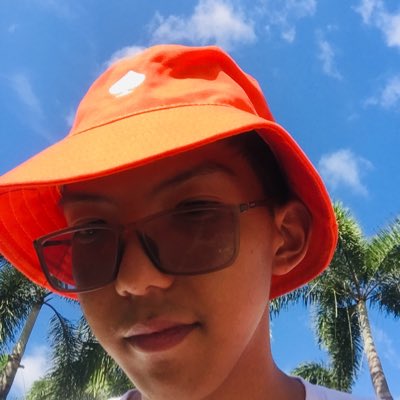 rynschi's tweet photo. #IVOSAlbumSigning https://t.co/E12VYr8n7v