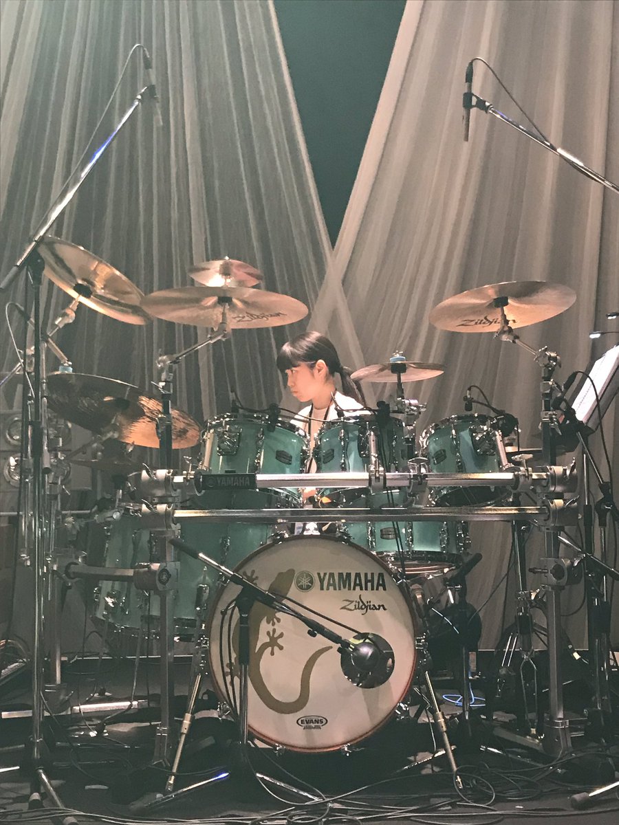 Yamahadrums_jp's tweet photo. #広瀬香美 コンサートツアー2019~The Winter Show"雪" 初日 Zepp Diver City。今回のツアーに #川口千里さん が参加!ドラムセット #Recording_custom カラーがツアーと合う〜
皆様、体調にはくれぐれもお気をつけくださいませ! https://t.co/MXpIvRLFcM