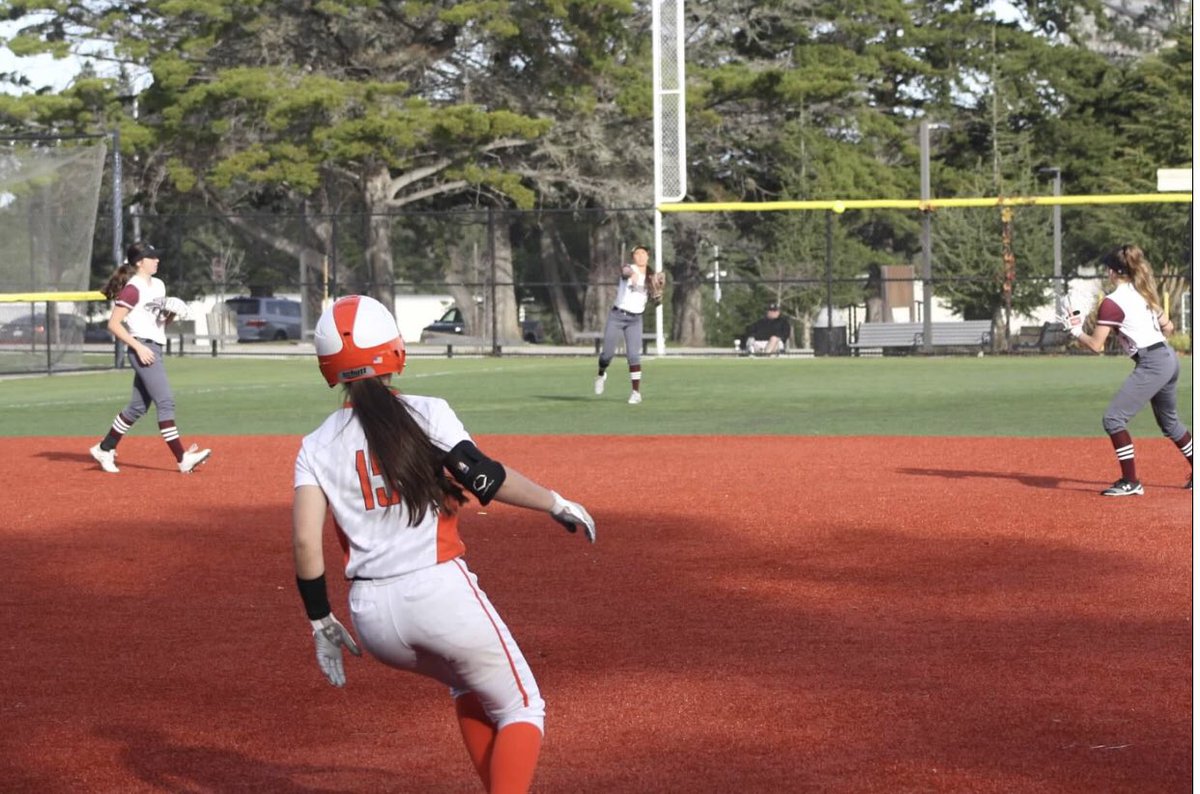 KayleyRocha's tweet photo. 3-1 in Monterey 💙🥎🧡 https://t.co/3rluymPJZQ