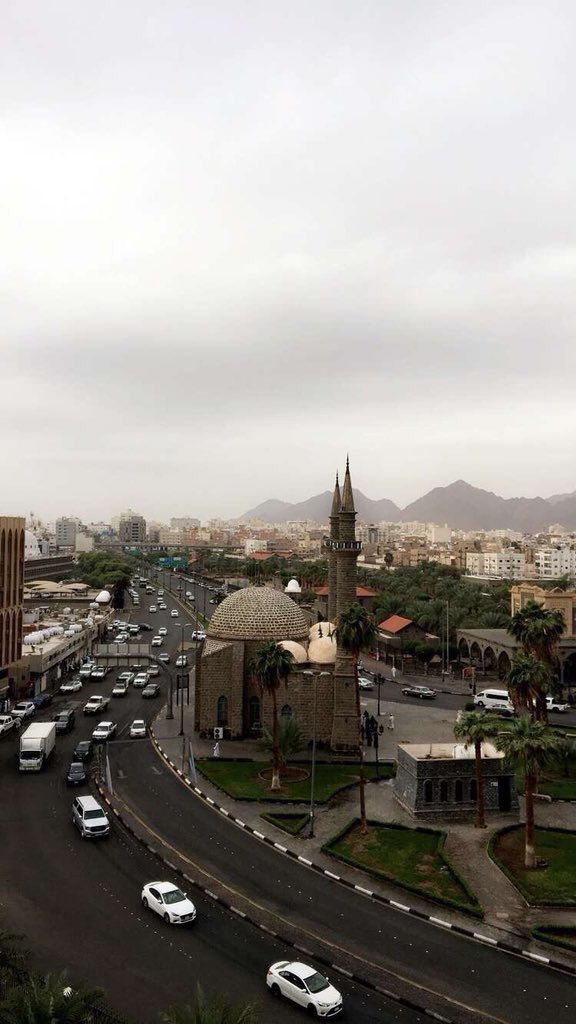 cra_zyk's tweet photo. #امطار_المدينه ما تنوصف طيبه، بــ شعر و كلام
يعجز التعبير عن وصفها وقت المطر https://t.co/41vB6hF5OM