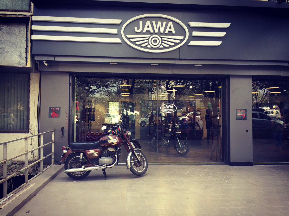 Autovibe2's tweet photo. When past meets the present. It was a special day as me and my father (a jawa yezdi owner for the past 30 years)visited the Thane Jawa showroom at Flower valley. #Jawa #jawamotocycles https://t.co/KGjiSaYV4M