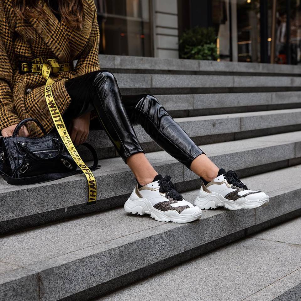 Atalier Ugly sneakers ⭐️⭐️⭐️
Ürün kodu:000071
Sipariş için ‼️for-order
WhatsApp +90 549 565 25 80
loieistanbul.com

#loie #istanbul #shoes #fashionshoes #uglysneakers #whitesneakers #offwhite #bag #women #streetstyle #coolgirl