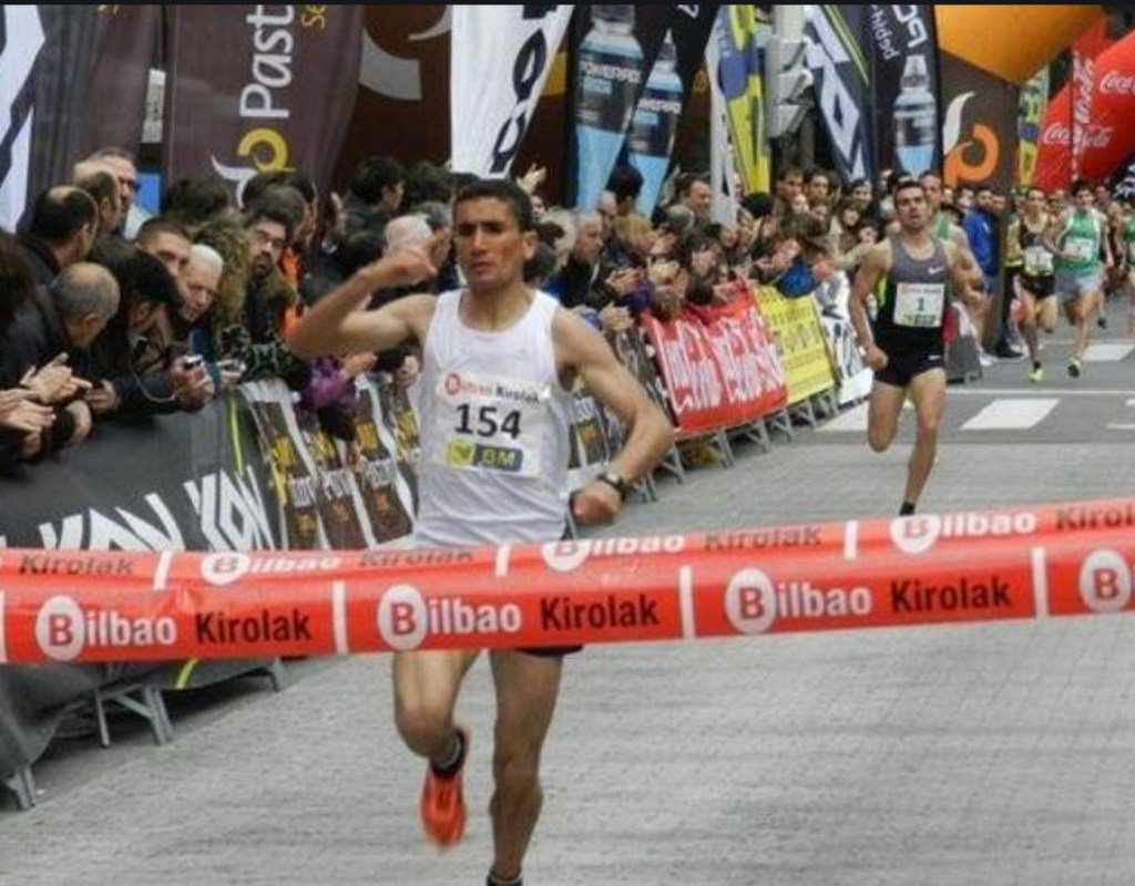 إسبانيا.. حسن عبادي يفوز في نصف ماراثون إشبيلية kifache.com/395078