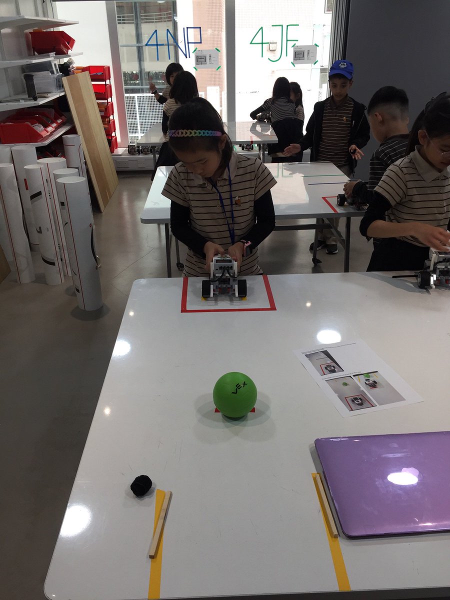 sclass4sd's tweet photo. What are these superheroes up to?! ...They’re applying their learning to make their robots do nifty challenges. #rchkpyp #heartofrchk #superherosintraining https://t.co/wuJRVgaiMH