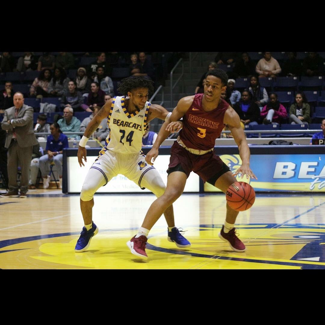 FINESSECARLTON's tweet photo. Happy Birthday to my knuckle head cousin @tbrev5 🎉🎊🎂 https://t.co/AzmOi8qC7M