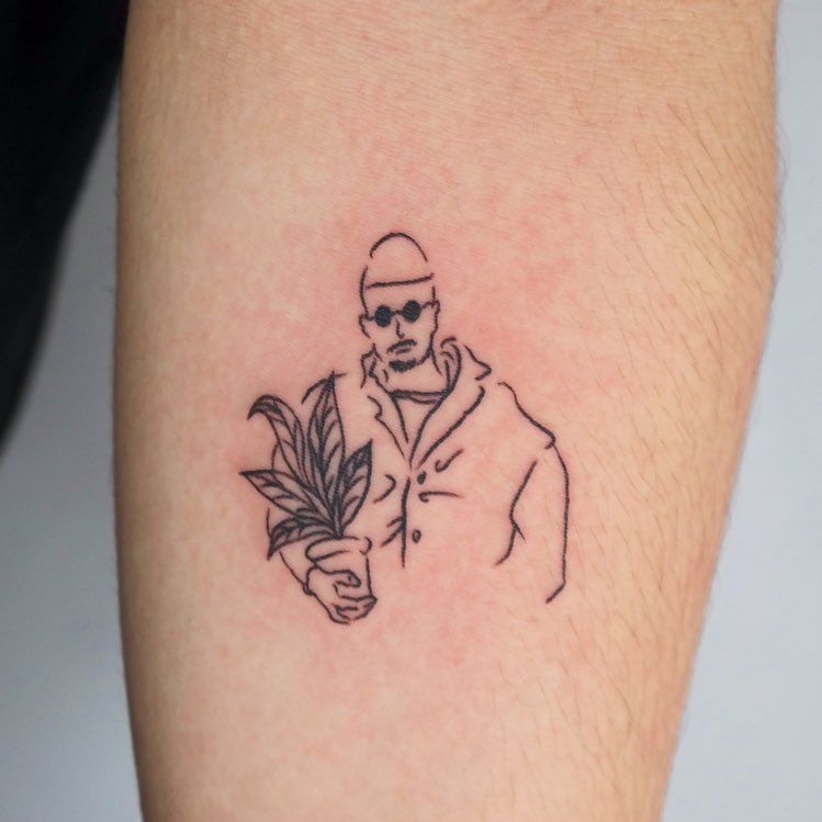 LaLa tattoo on Twitter "화분을 든 레옹🌱 . . . 낙서타투합정타투 라인타투 블랙타투 핸드포크