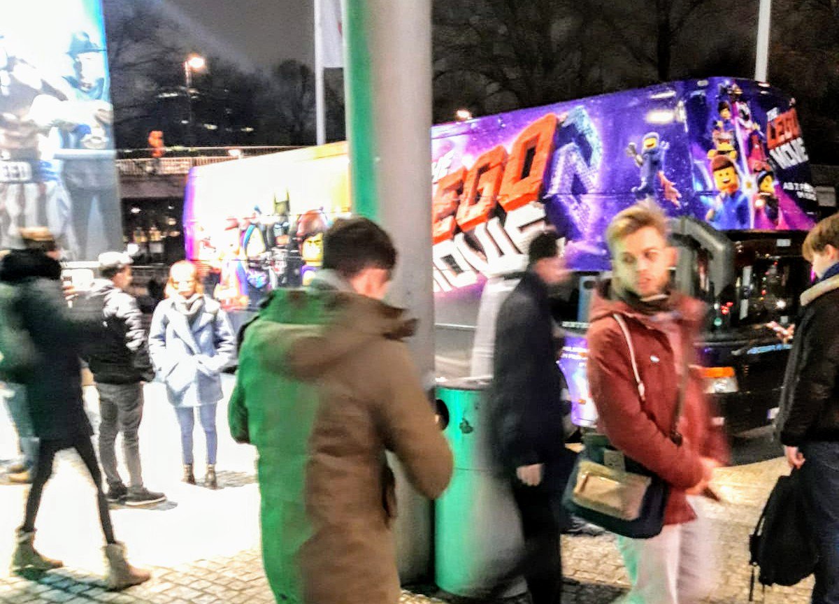accessforbrands's tweet photo. #Lego Movie 2, EYE Catcher Stop (#Brandedbus / #Vollbrandingbus) im Cinemaxx Dammtor in Hamburg.
"We love it" accessforbrands https://t.co/ZJUozJvuud