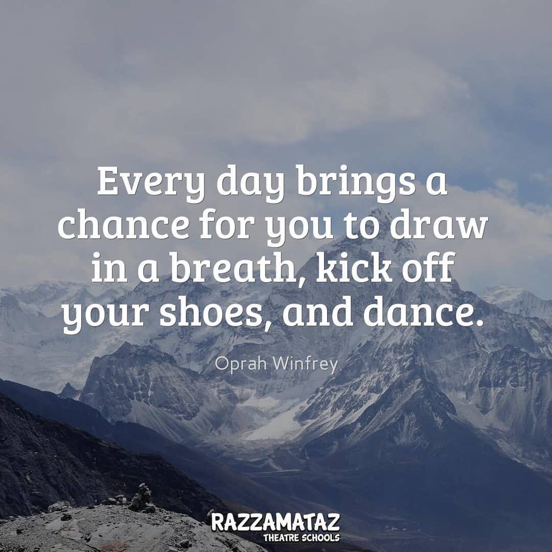 Happy Monday Razzers...wrap up warm and have a Razztastic week #PerformingArts #Dance #Drama #Singing 🎤🎭👯‍♀️🌟