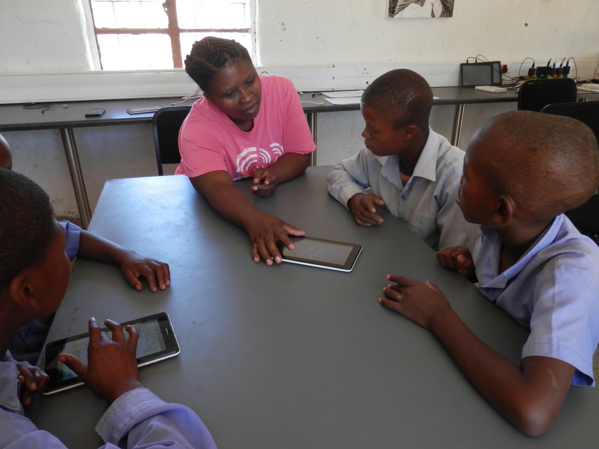 PhiliDLC's tweet photo. #NewBeginnings #WonderFilledLearning #ABCTracing with the SO kids from bergmanshoogte primary school @PhiliDLC @GwfOnline @sanahvanwyk @natashapadda @ansiegreeff123 @RonicaTier https://t.co/Wu5G8EoMGs