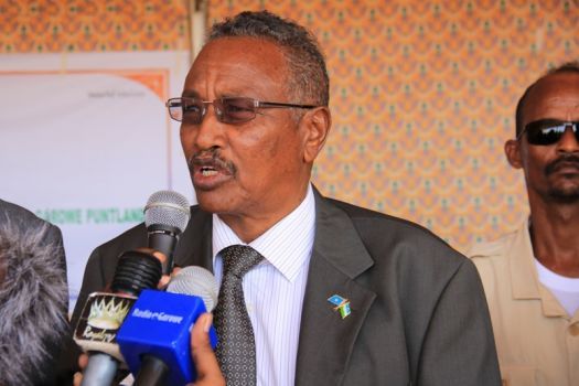 Faroolihii Puntland Oo Hadal Layaab Leh Ku Sheegay In Garoowe Iyo Hargeysa Shacabka Ku Nooli Isku Furmeen Balse Ay Xukuumaduhu Kala Xidhan Yihiin foorenews.com/faroolihii-pun…