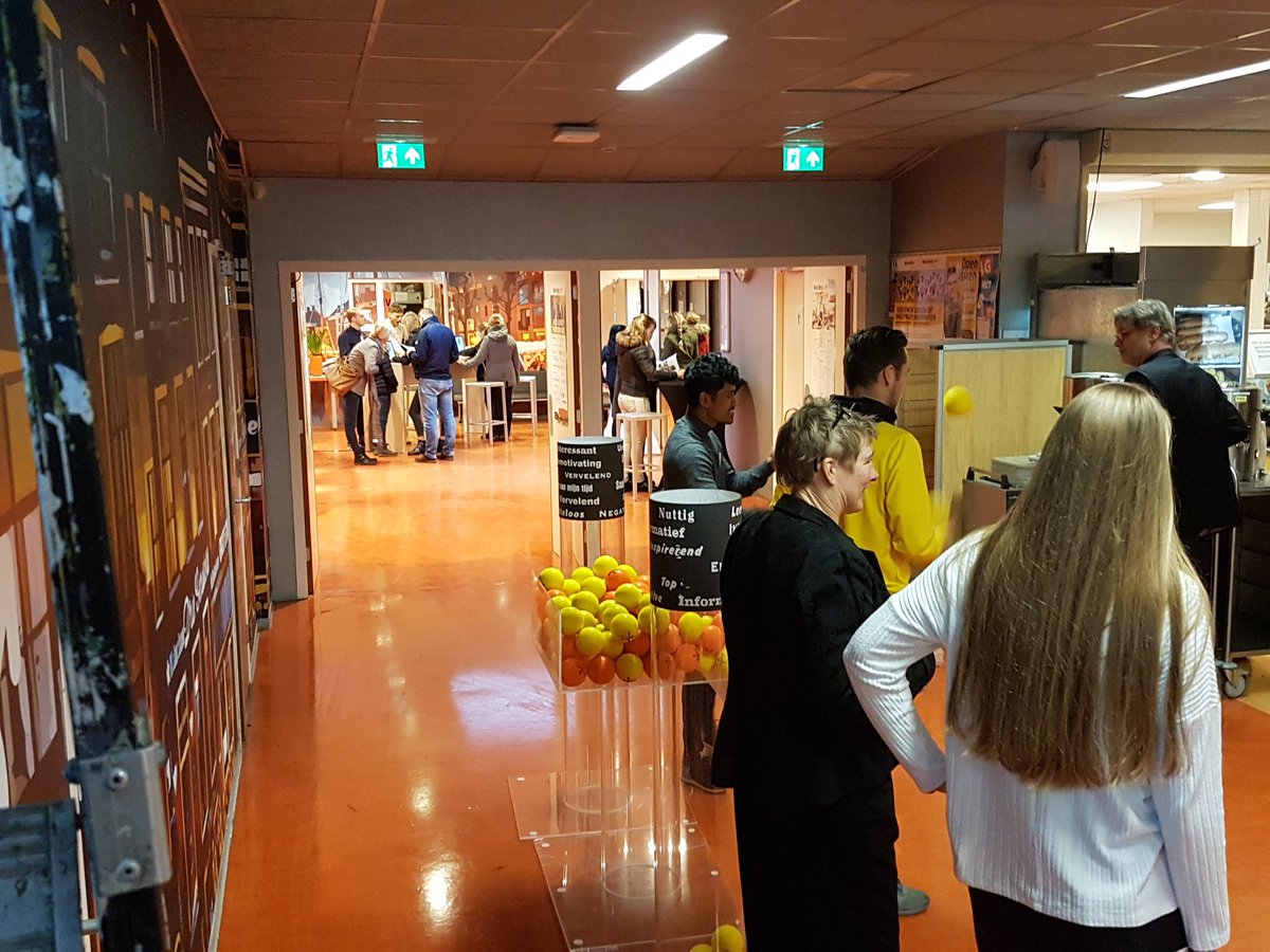 Henkkeen1's tweet photo. @NP_BusinessAdmi .. misschien wel de leukste en mooiste school van Groningen-Zuid #Opendagen https://t.co/hwPcEQPPGQ
