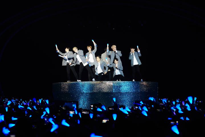 xxun29's tweet photo. Feel free to fly💙
You're also angels to us.

#SJ_KKBOX_MusicAward
#SuperJunior_KKBOX_ArtistOfTheYear
@SJofficial https://t.co/hHb4iuAgRs