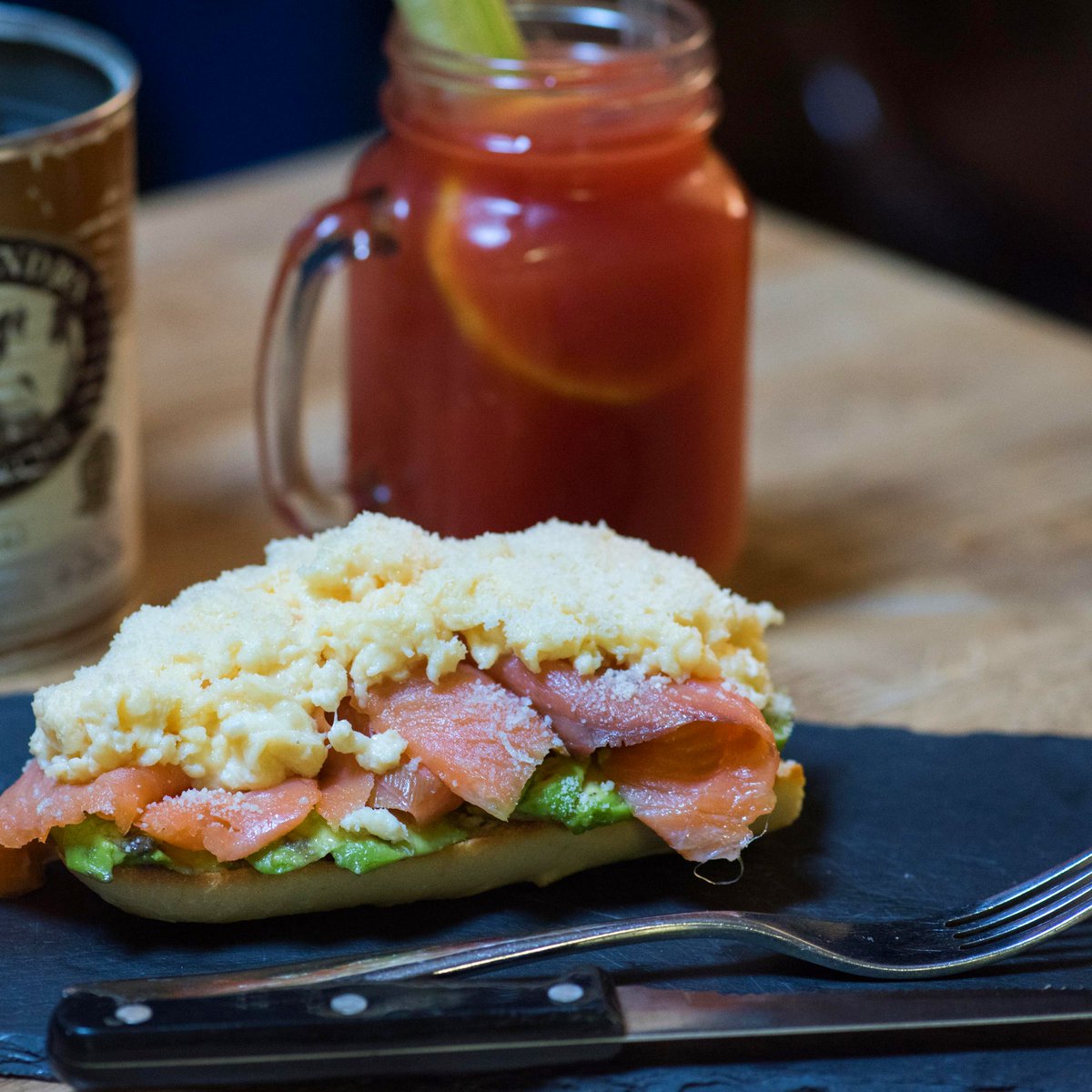 In love with today's desayuno 😍
 Scrambled eggs with smoked salmon, avocado cream &amp; parmesan on toast.

#saturdaybrunch #saturday #argentineansindublin#London #londontown #argentiniansinlondon #veganlondoner #hydepark #abastolondon #empanadas #argentinianfood #malbec