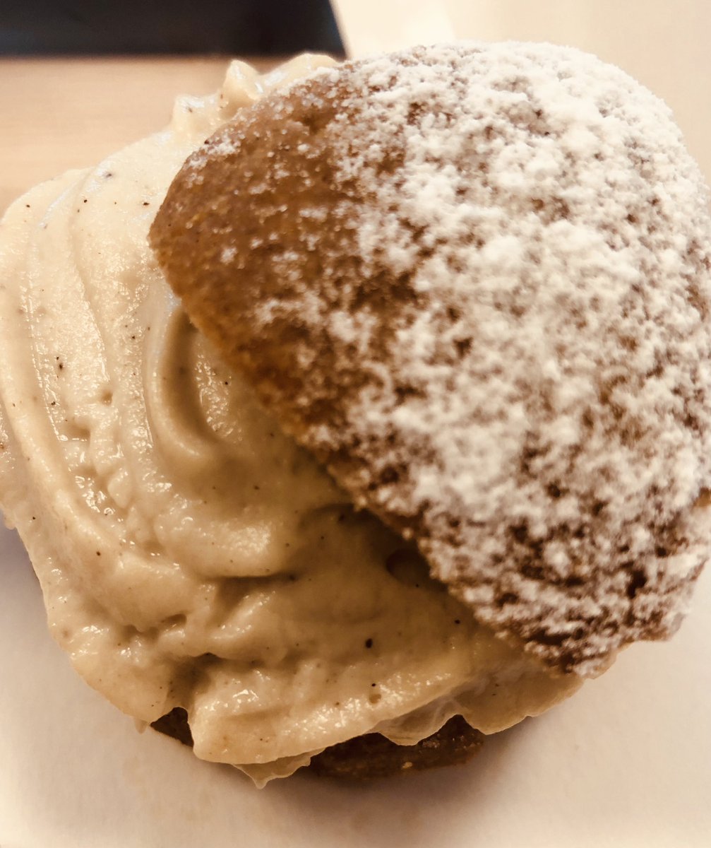 Tips till alla som älskar semlor som jag-bästa semlan-vegansk, glutenfri och ekologisk! #pepstopreneevoltaire #semla