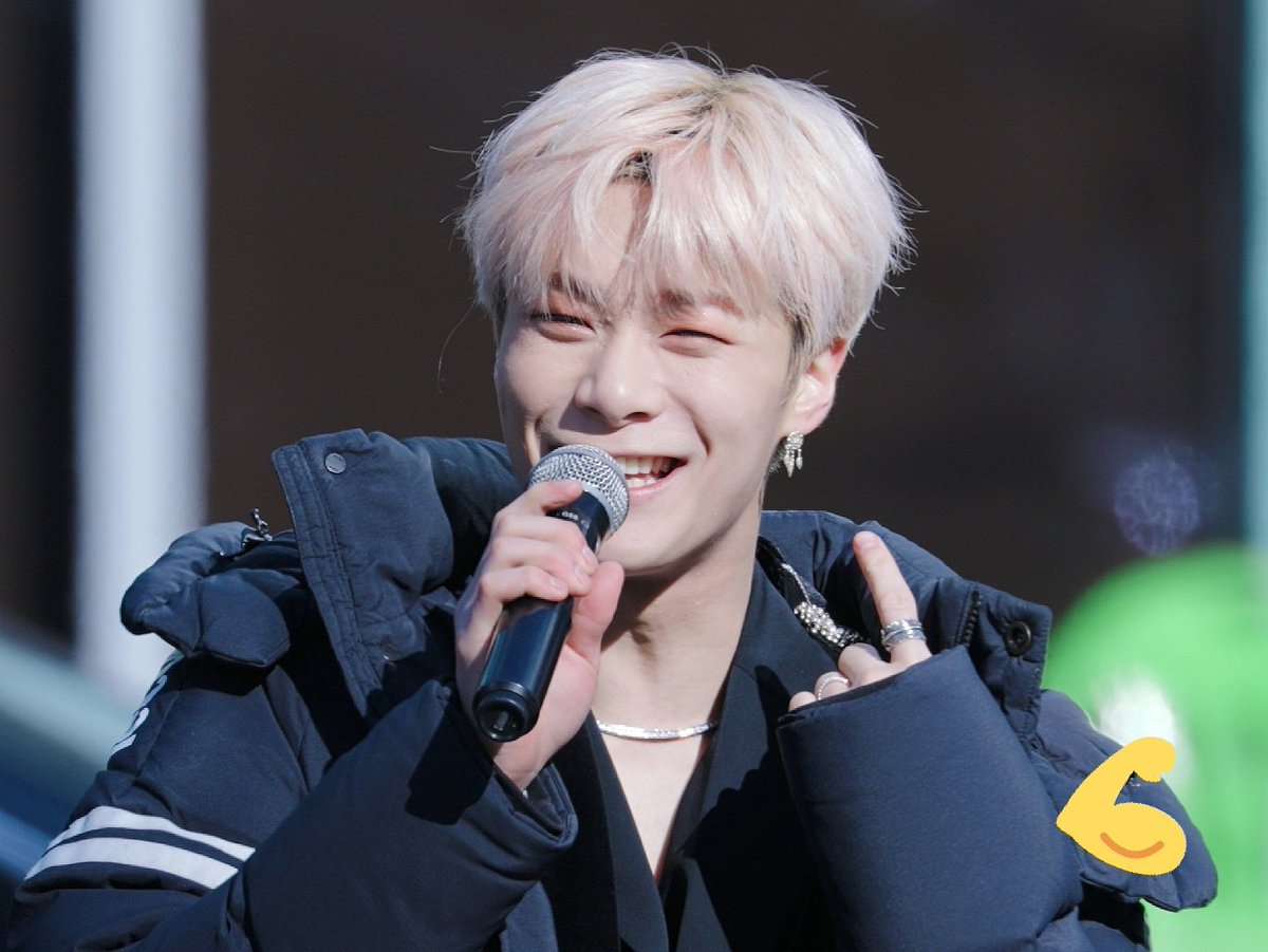 190126 미니팬미팅 preview

빈이가 가장 따듯한 입술이라 표현한
따나의 뽀뽀😍

<a href="/offclASTRO/">ASTRO 아스트로</a> #문빈 #빈이 #몸빈 #산하 #astro #moonbin #munbin #HappyMoonbinDay