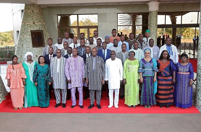 Sera t-il un gouvernement "sauver ou périr" ou un gouvernement "Titanic"?
Gouvernement #Dabiré