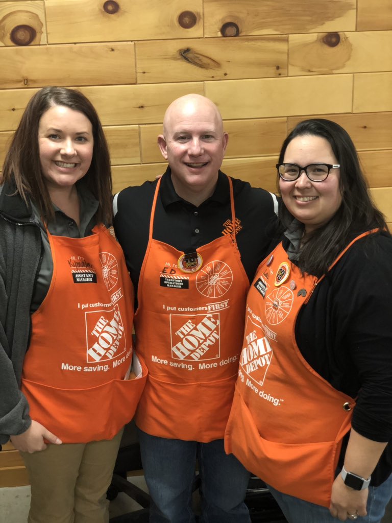 lailoniroberts's tweet photo. Always a pleasure to get to hang with Ed. Thanks for all the fun learning! #Q1freightisgreat #TOMtraining #OPSpeepsrock @CalvinM51489250 @gatti_ed https://t.co/qRT2cOR74M