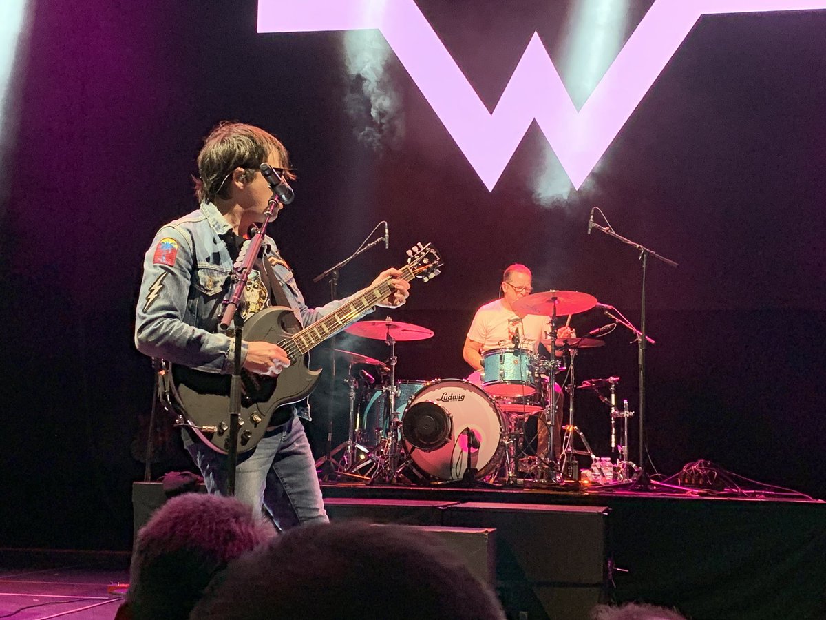OPENLANEnews's tweet photo. Private concert at @NADAExpo @Weezer welcome dealers! #movemetal https://t.co/4lGp4JUu0s