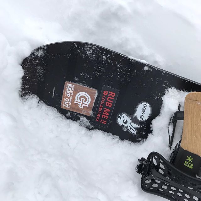 ORANGE_cle_snow's tweet photo. .
.
降りましたねぇ😊
山最高ですよー
.
#ORANGE #ORANGE_CLE #ORANGECLE #SNOWBOARD #SNOW #オレンジ #スノーボード #スミカワスノーパーク  #兄貴ありがとうございました 
@sumikawasnowpark https://t.co/m11TlNbEmt