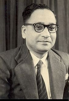 16.1/4 Sambu Nath de was 1 of the greatest scientists in India&a pioneer in cholera pathogenesis. He attended Calcutta Med Coll. with a scholarship. During this period he drew Prof MN De’s attn, a reputed pathologist who took him as his student&kindled De’s interest in pathology.