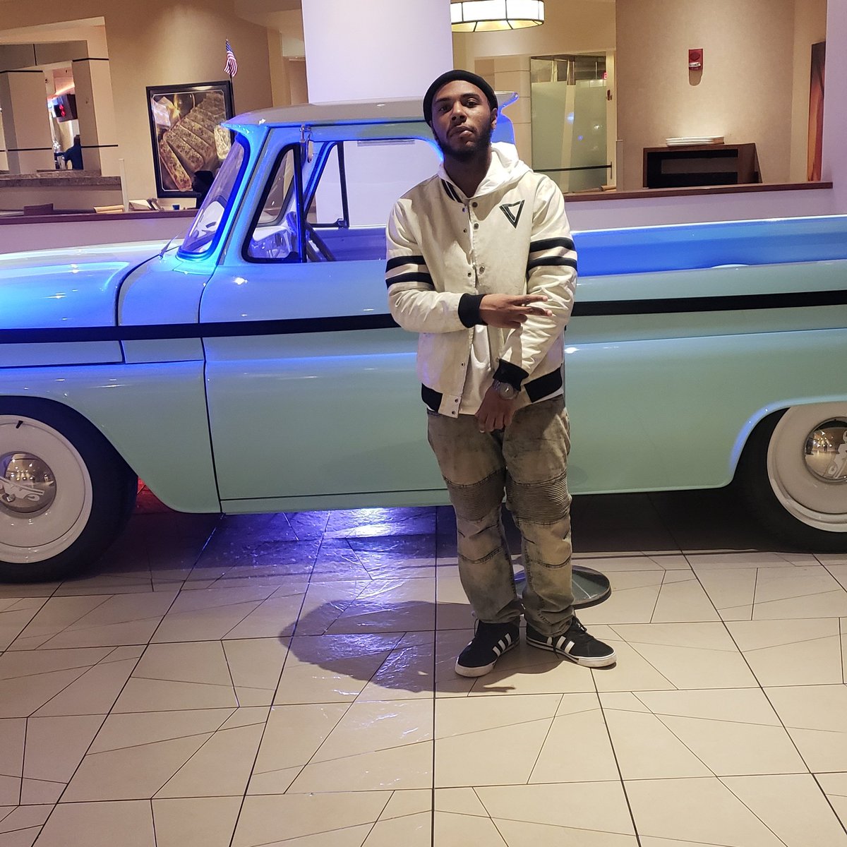 dcme_tc's tweet photo. At motorcity casino going brazy #pontiacraised #Detriotpayed https://t.co/ue7nigxOEc