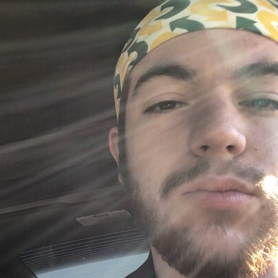 BryantDayton's tweet photo. Just your local sandwich artist 🥖✨
 #NewProfilePic https://t.co/4EuOYWgoVf