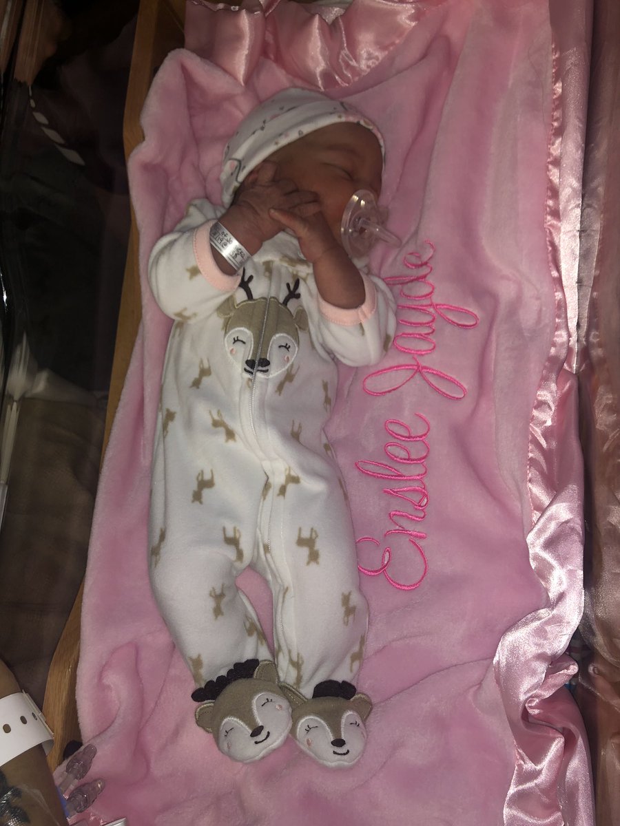 ItsMieka's tweet photo. Y’all, babies are a fucking blessing in disguise 😩💜 @MasonCramer4 https://t.co/BMCy6dqapV