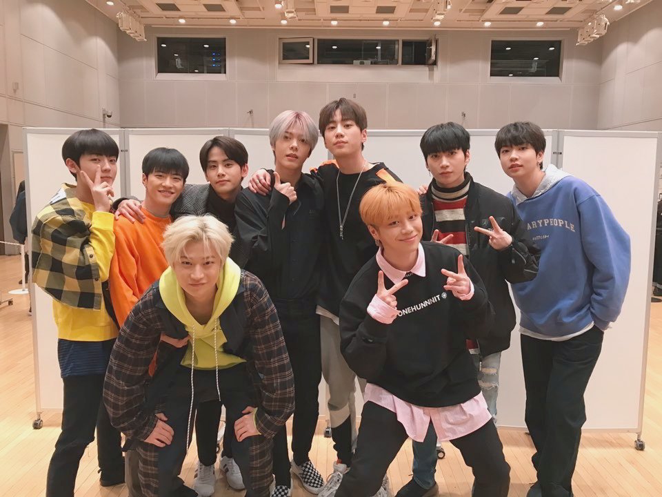[#NOW_UNB]

도쿄에서의 특전회도 무사히 마무리한 유앤비!
유앤미와 만나는 시간은 언제나 행복지수 완벽충전💪
유앤미도 유앤비를 보면서
행복한 하루를 보내길 바랍니다😍

유앤비의 행복 비타민 유앤미♥
내일 도쿄 콘서트에서 만나요😘

#유앤비 #UNB #유앤미 #UNME