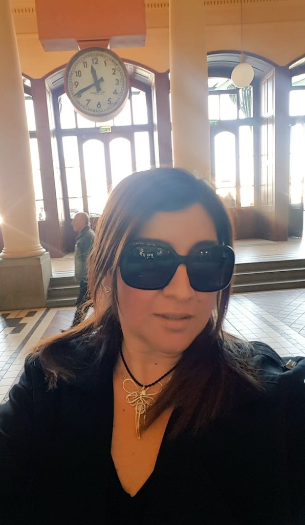 SoyLauraRivas's tweet photo. A recetear la vida!!! #ModoLau #VivirEsIncreible #QuericoSerYo #SiMiGeneral #AmorHermoso #SiMiCielo toca encender velitas para los deseos... Negro y Sonreír @Harlekin_Koch #MamáFulltime https://t.co/TKFMRtiac3