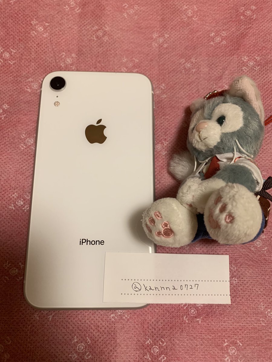 kannna0727's tweet photo. 私の断捨離生活#2

iPhone8からXRにしたのですが
ホームボタン無くて使いづらい😳
大き過ぎて片手で操作できない😥

結局一週間足らずで8に戻しました（；＿；）💧
実質タダでもらったので誰かにお譲りします🥰

私のように手が小さい女性の方にはお勧めしません‼️

引き取ってくれる方❣️
フォロー&amp;RT https://t.co/g25L9xARfD