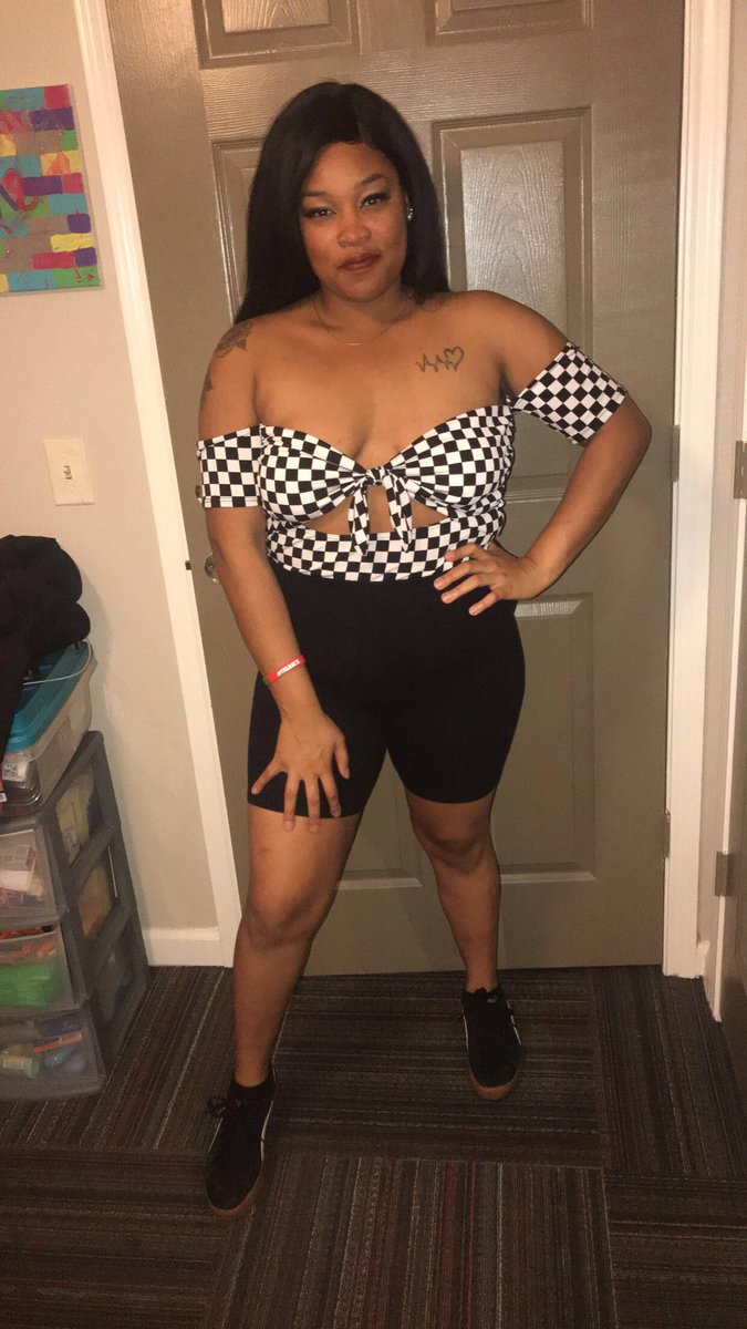 UniquelyNiah's tweet photo. I just want to take the time to appreciate myself because tonight at the #TheTipOFF2 I was disrespected by some bum who said “let me move around from this fat bitch” first off all sir you gonna have to come harder that “FAT” word played out 😂💀 I’m living life and my pussy good! https://t.co/4bFIXAZz8d
